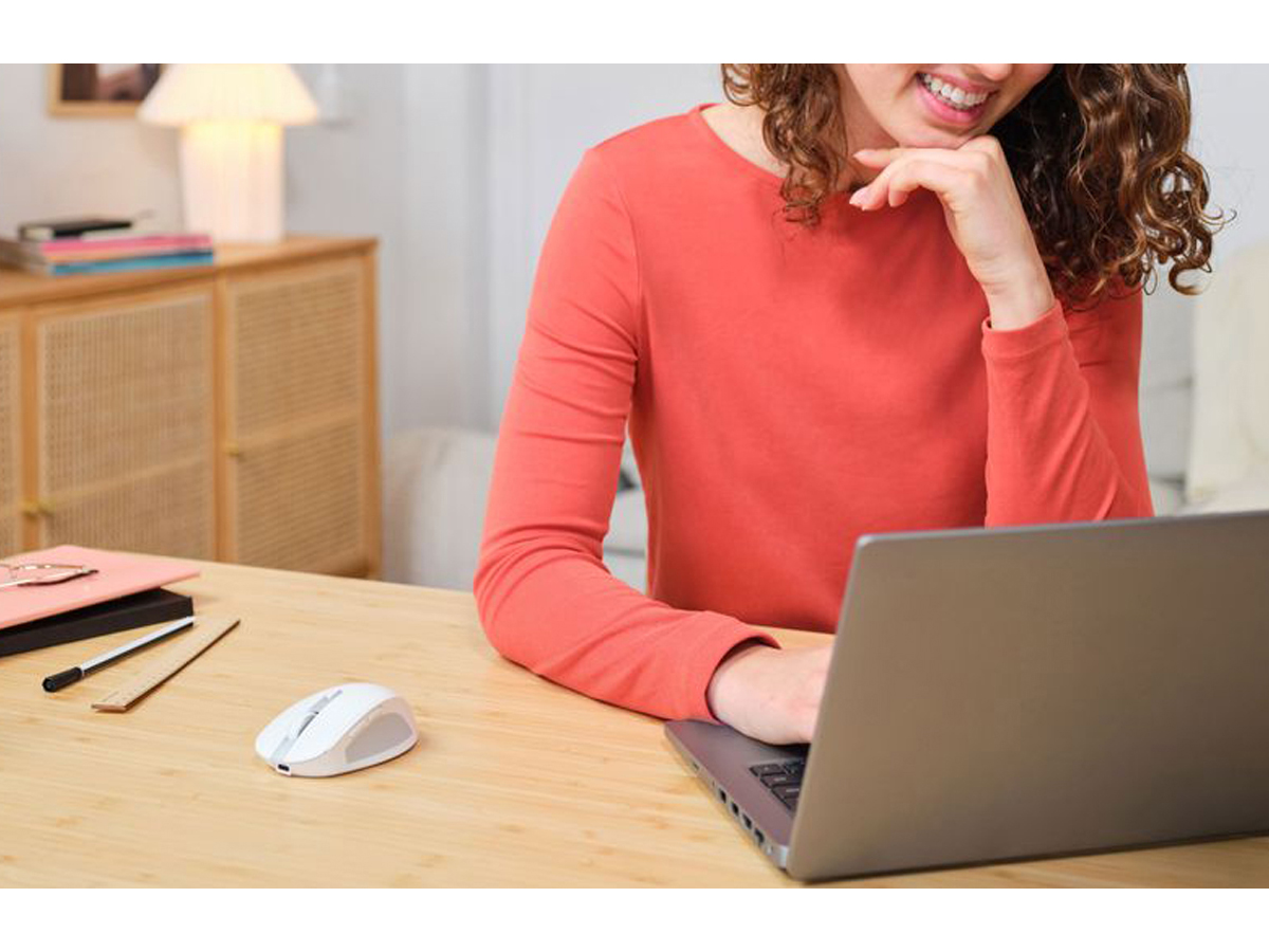 Trust Ozaa Compact Wireless Maus weiß